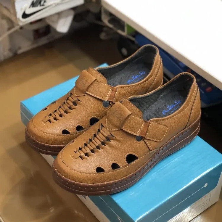 کفش طبی زنانه مدل جیران با کفی آناتومیک و پد خارپاشنه