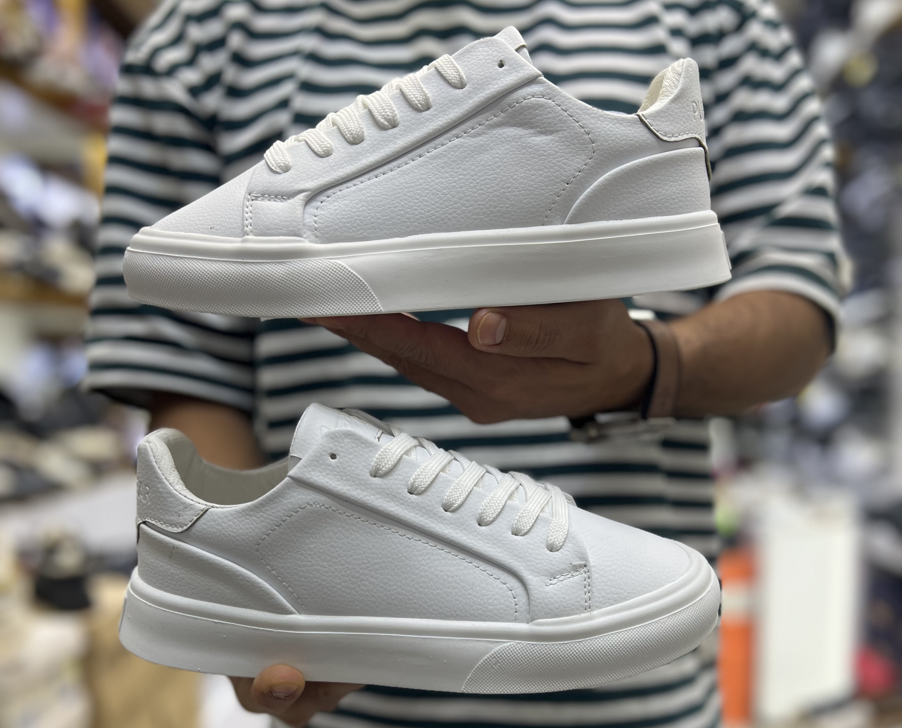 ونس  PULL&BEAR سفید مردانه